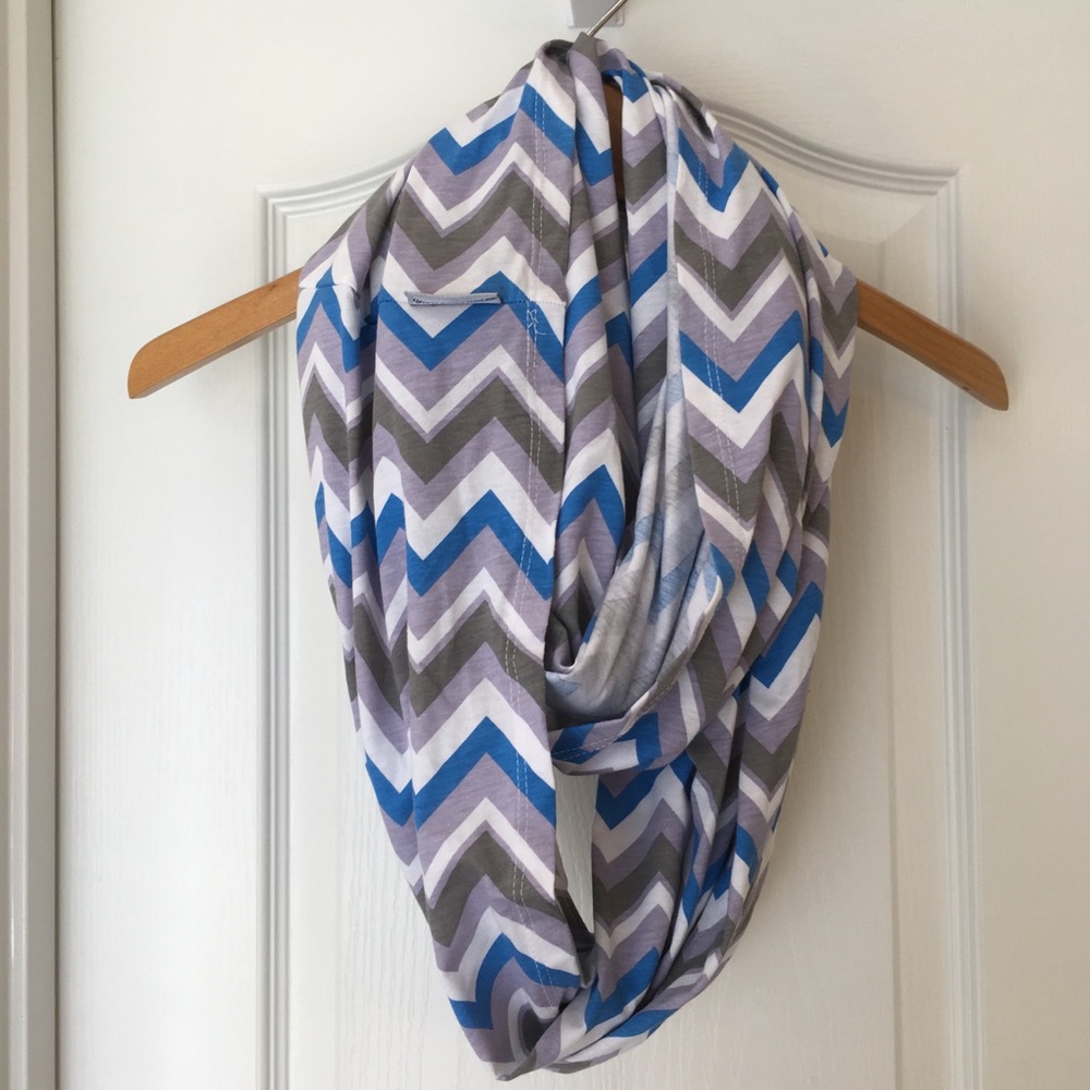 Itzy Ritzy Chevron Striped Infinity Nursing Scarf